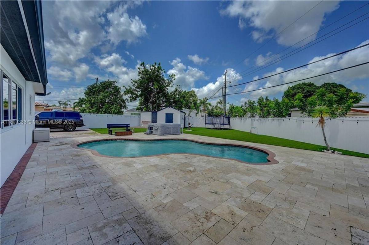 House for rent at 531 NW 76th Terrace, Hollywood, FL 33024
