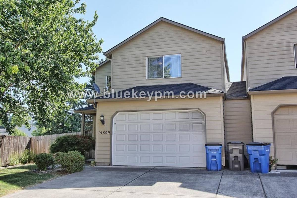 Townhouse for rent at 15609 NE 17th Court, Vancouver, WA 98686