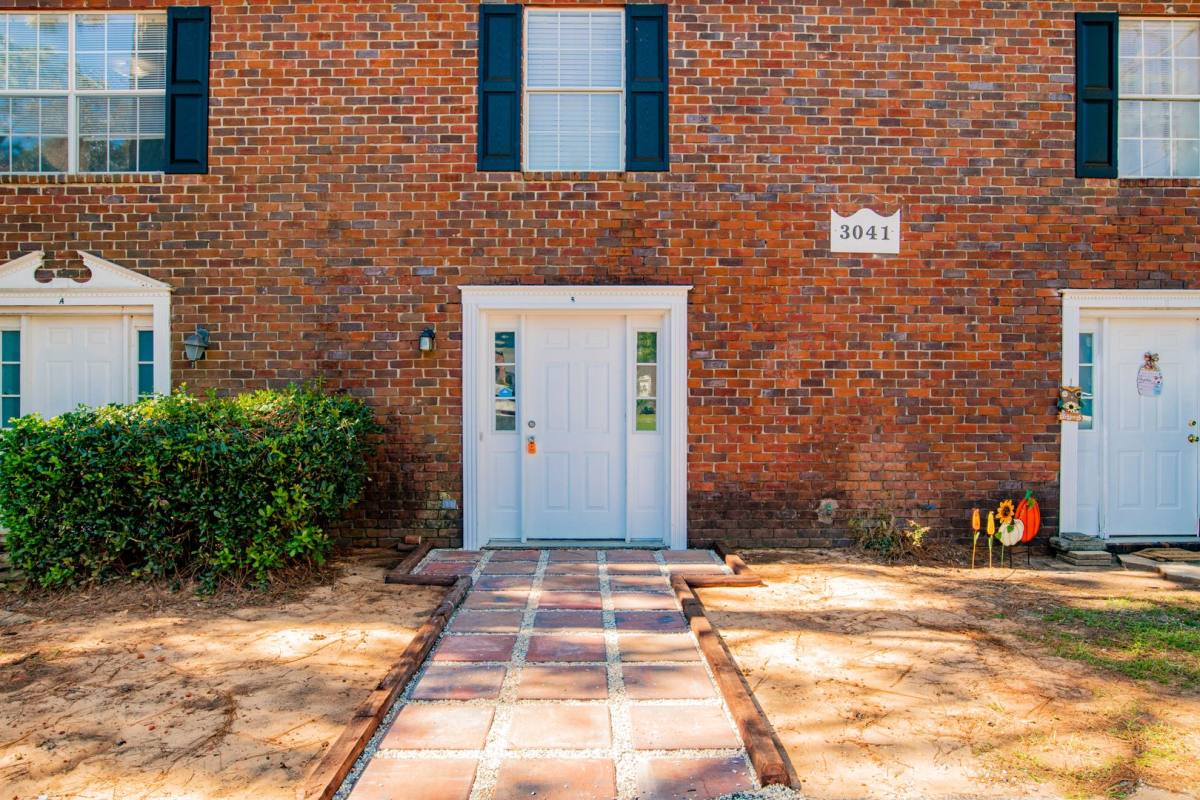 Townhouse for rent at 3041 Belle Meade Dr, Pensacola, FL 32503