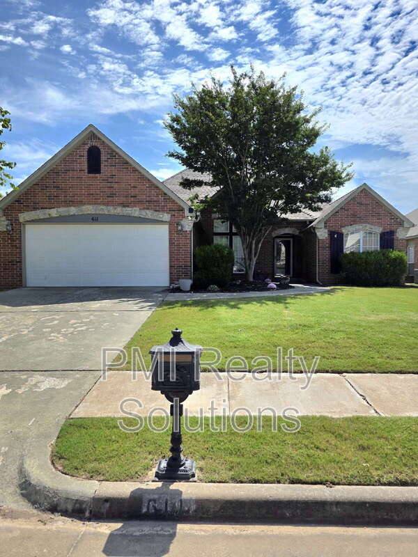 House for rent at 611 N Douglas St, Jenks, OK 74037