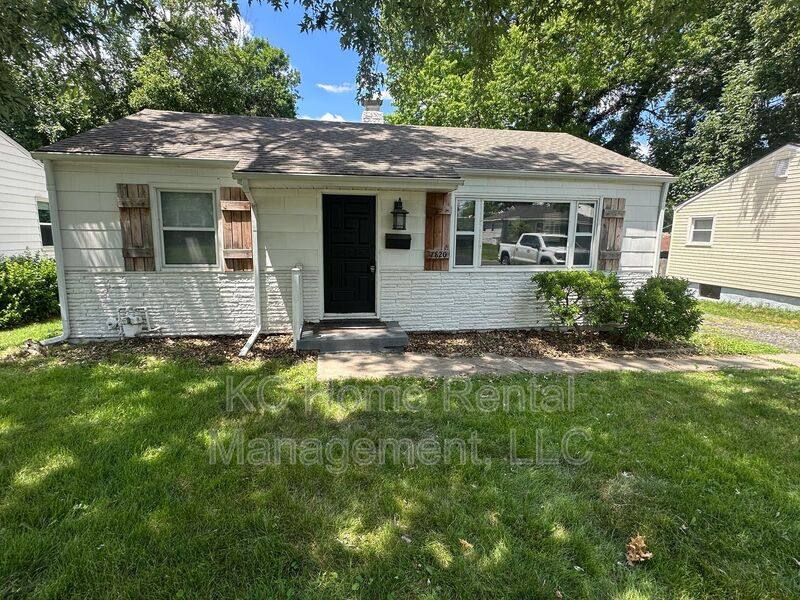 House for rent at 7820 Washington St, Kansas City, MO 64114