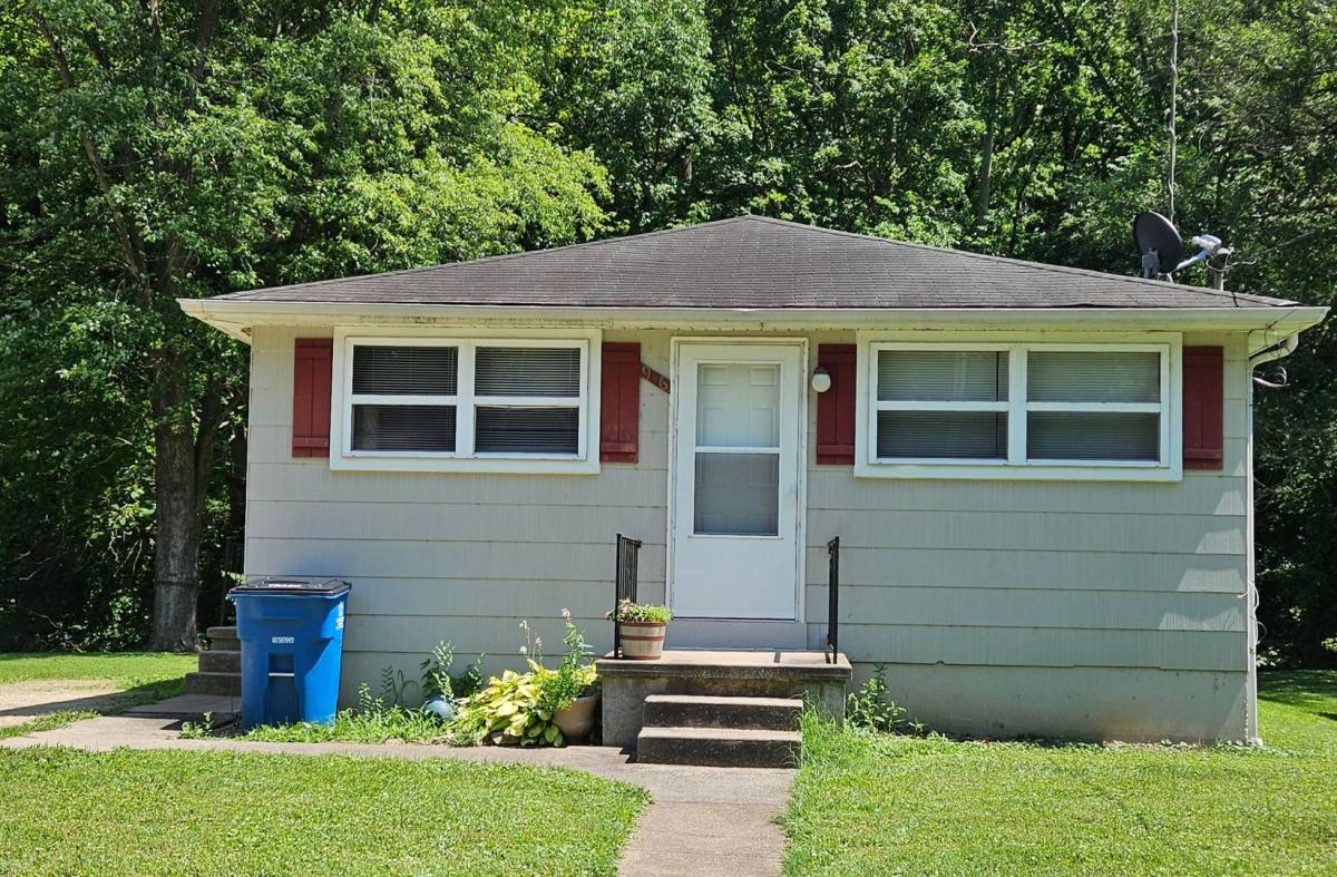 House for rent at 906 Olive St, New Haven, MO 63068