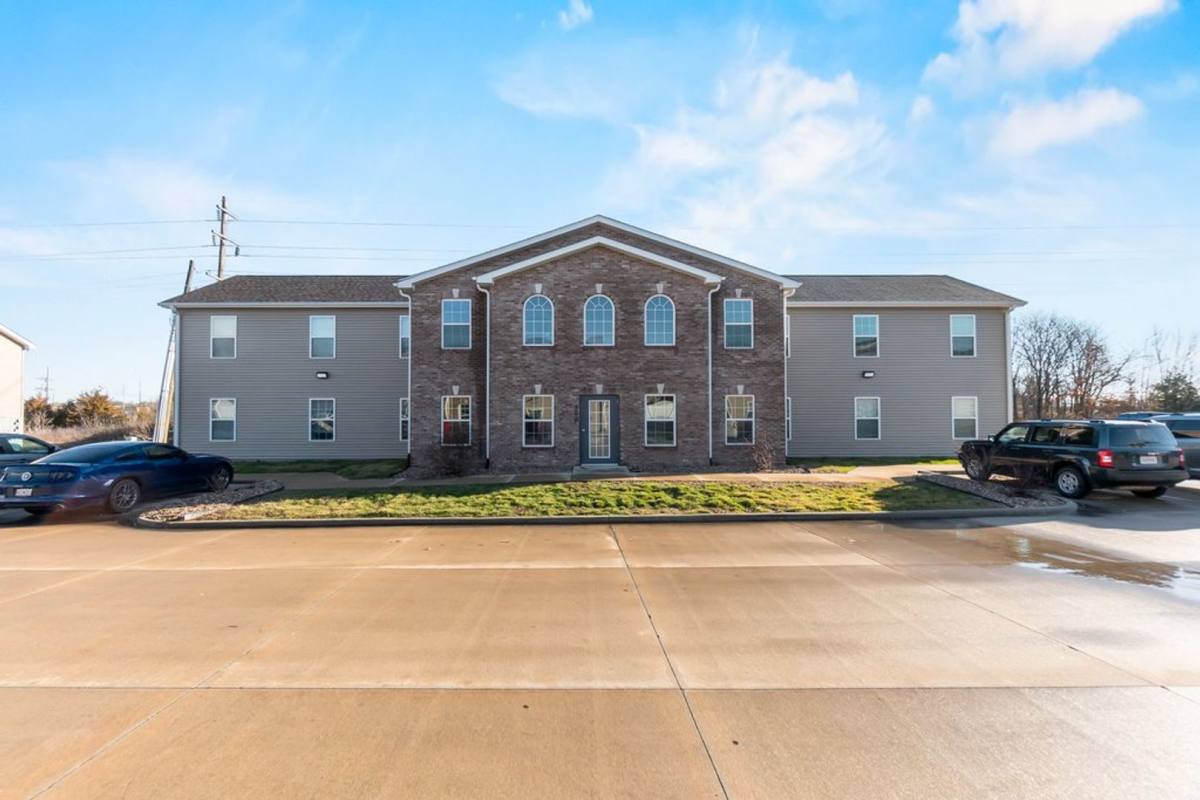 Apartment for rent at 1615 Grand Ave, Bldg #300, Perryville, MO 63775