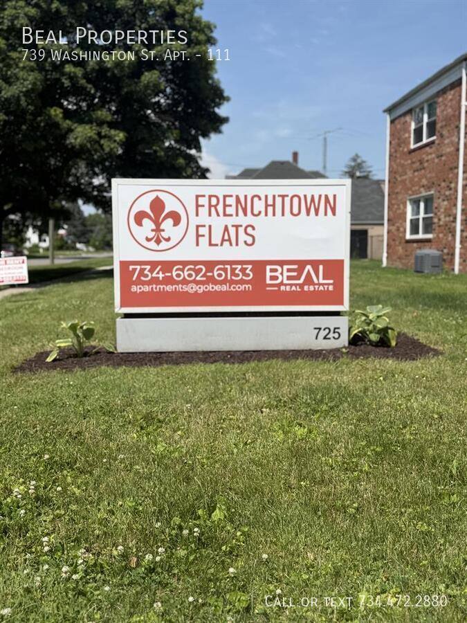 Apartment for rent at 739 Washington St, Monroe, MI 48161