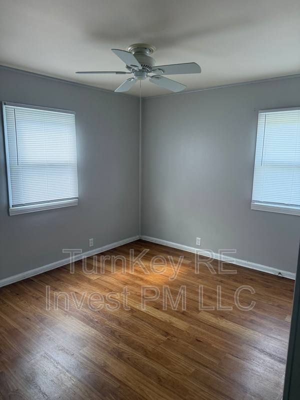 House for rent at 226 Westgate Dr, Aurora, IL 60506