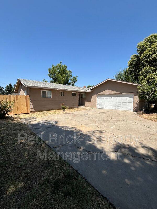 House for rent at 1143 E Alexander Ave, Merced, CA 95340