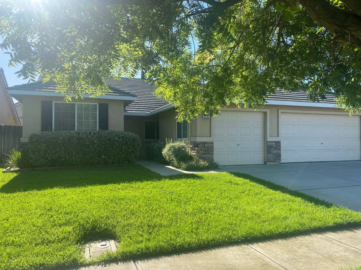 House for rent at 3752 Mountain View Rd, Turlock, CA 95382