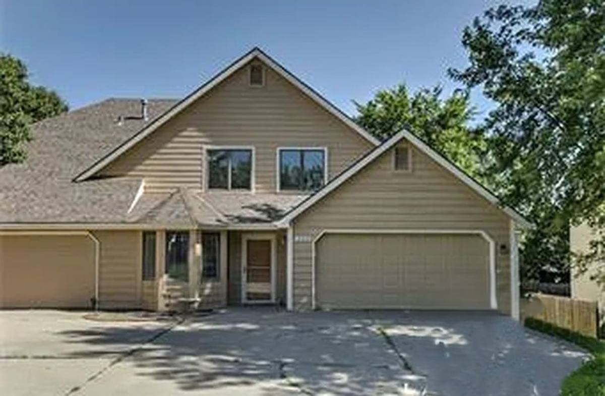Townhouse for rent at 203 Deerfield Lane, Lawrence, KS 66049