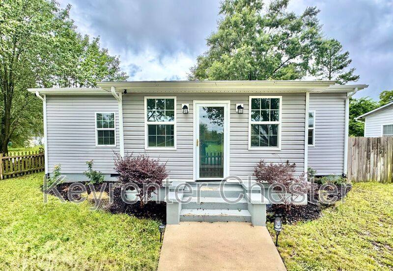 House for rent at 110 S 3rd Ave, Hopewell, VA 23860