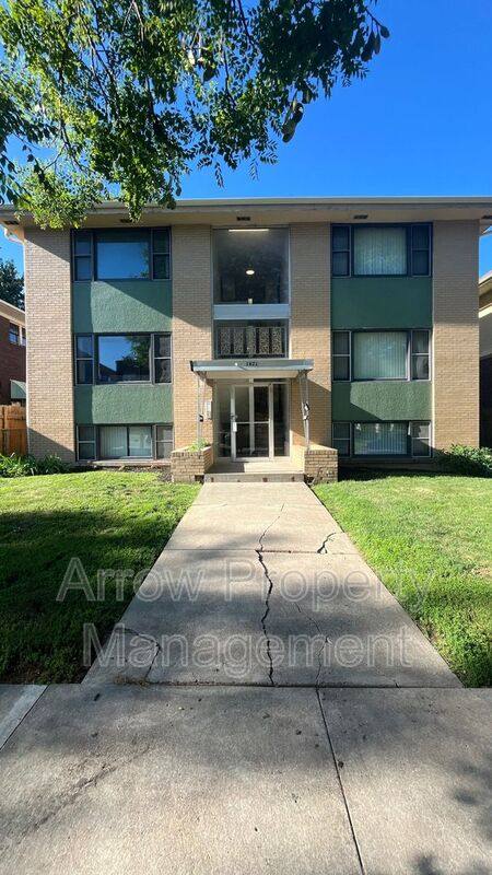 Apartment for rent at 1621 G-1, Lincoln, NE 68508