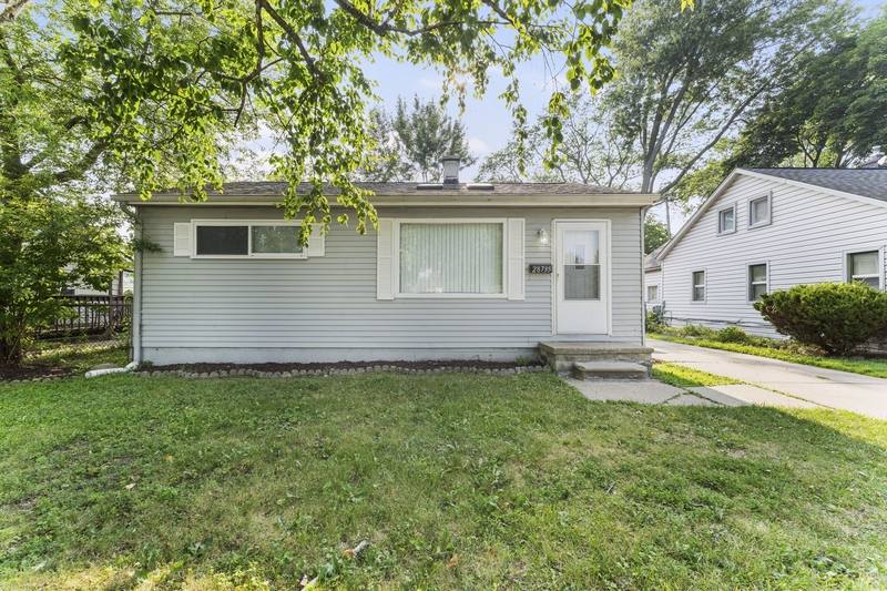 House for rent at 28735 Brentwood St, Southfield, MI 48076