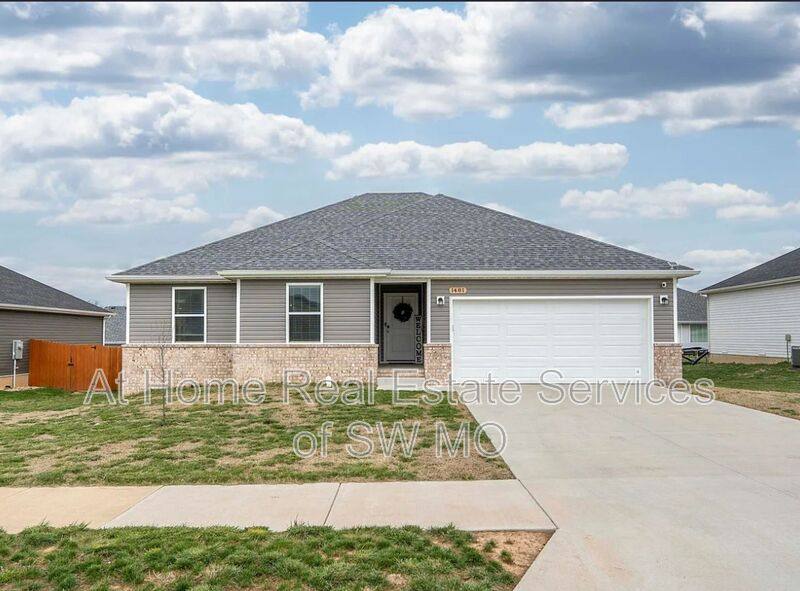House for rent at 1481 E Habersham St, Republic, MO 65738