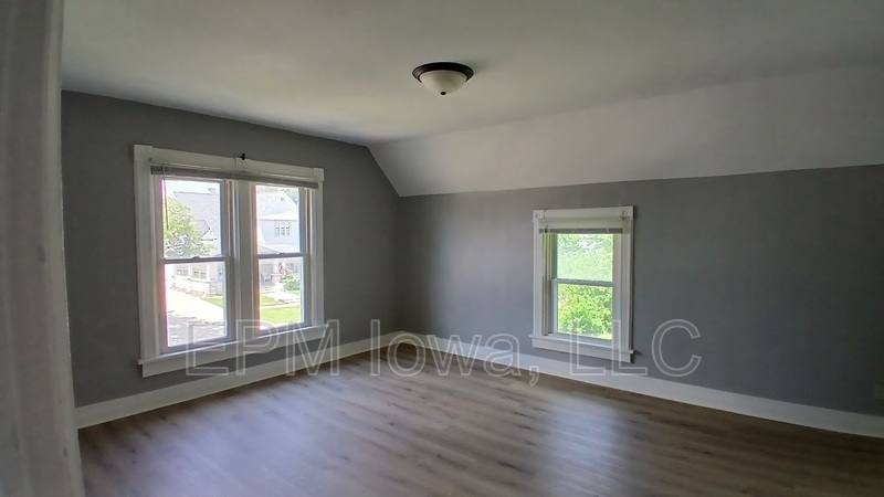 Apartment for rent at 949 13th St #3, Marion, IA 52302