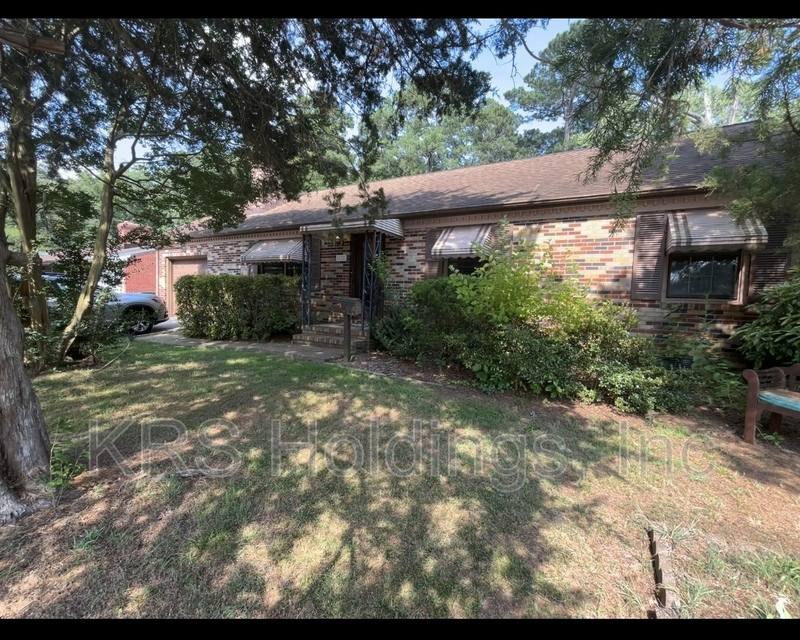House for rent at 418 Eastwood Dr, Newport News, VA 23602