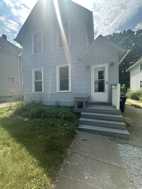 Apartment for rent at 3188 W 92nd St #DOWNSTAIRS, Cleveland, OH 44102