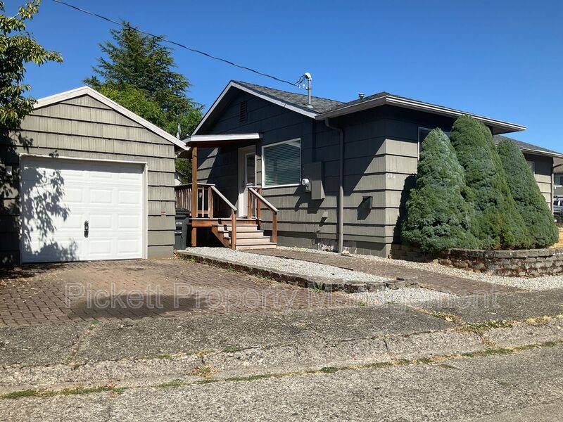 House for rent at 230 Apple St, Bremerton, WA 98310