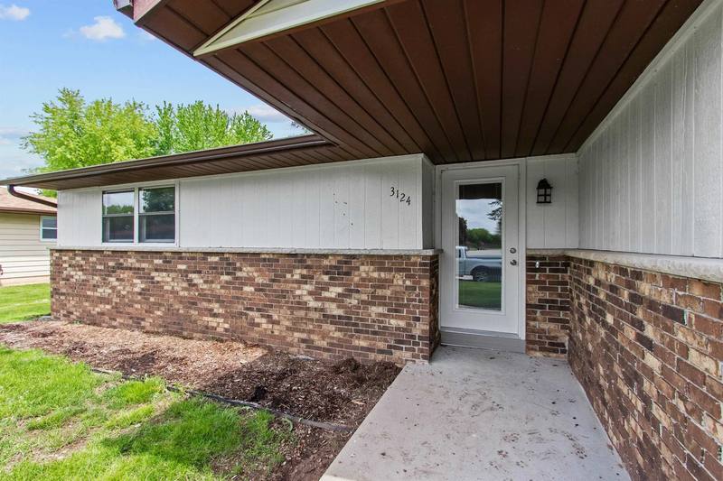 House for rent at 3124 N Bluemound Dr, Appleton, WI 54914