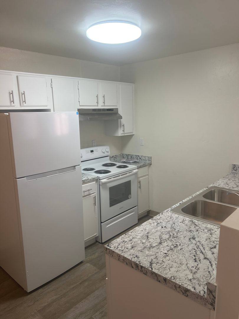 Apartment for rent at 510 W Sahuaro St, Tucson, AZ 85705