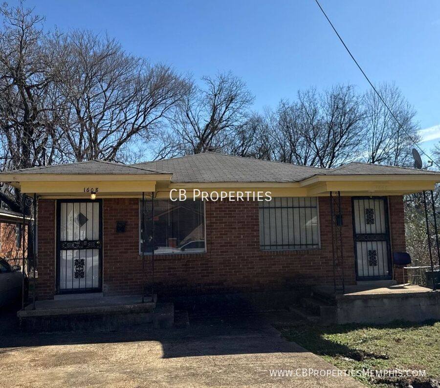Apartment for rent at 1608 Oakwood St, Memphis, TN 38108