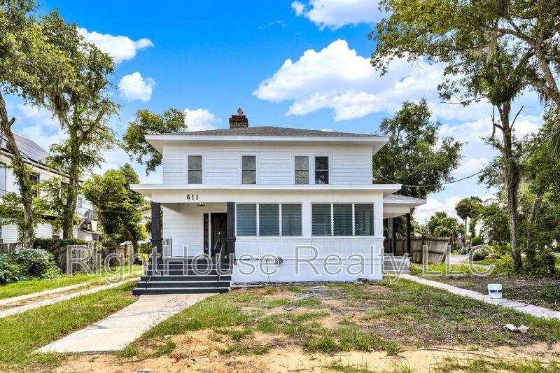 Apartment for rent at 611 S Grove St #1, Eustis, FL 32726