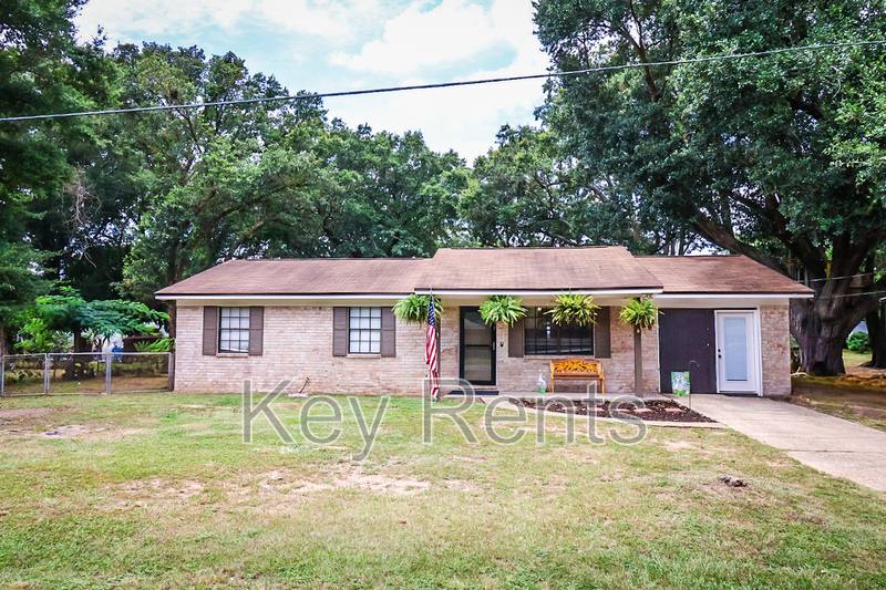 House for rent at 4715 Pecanwood Place, Milton, FL 32571