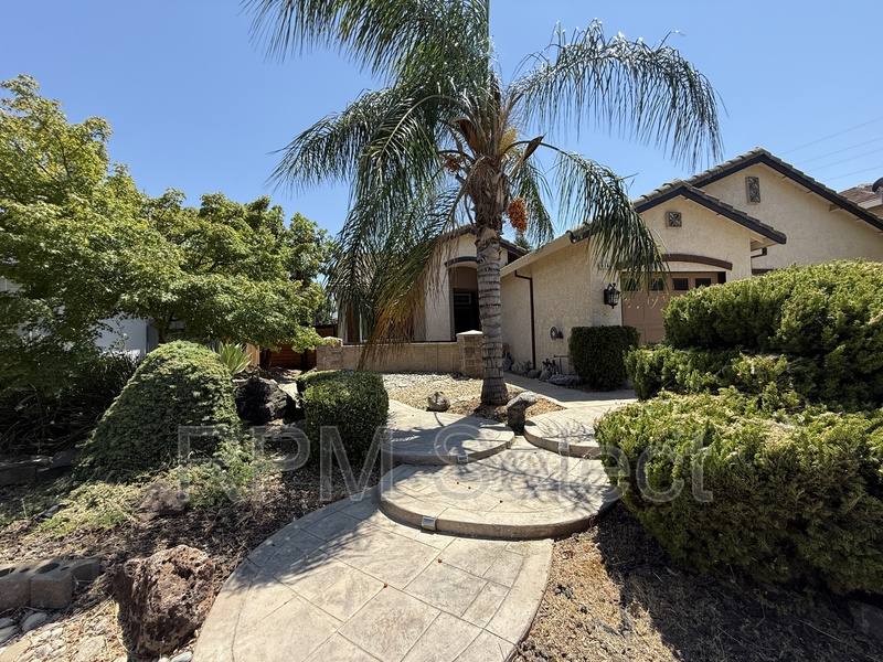 House for rent at 9382 Mainline Dr, Elk Grove, CA 95624