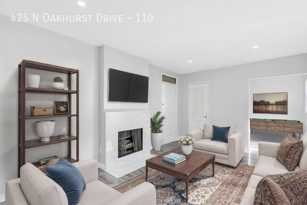 Apartment for rent at 425 N Oakhurst Dr, Beverly Hills, CA 90210
