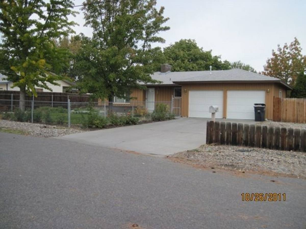 House for rent at 5007 W Irving St, Pasco, WA 99301