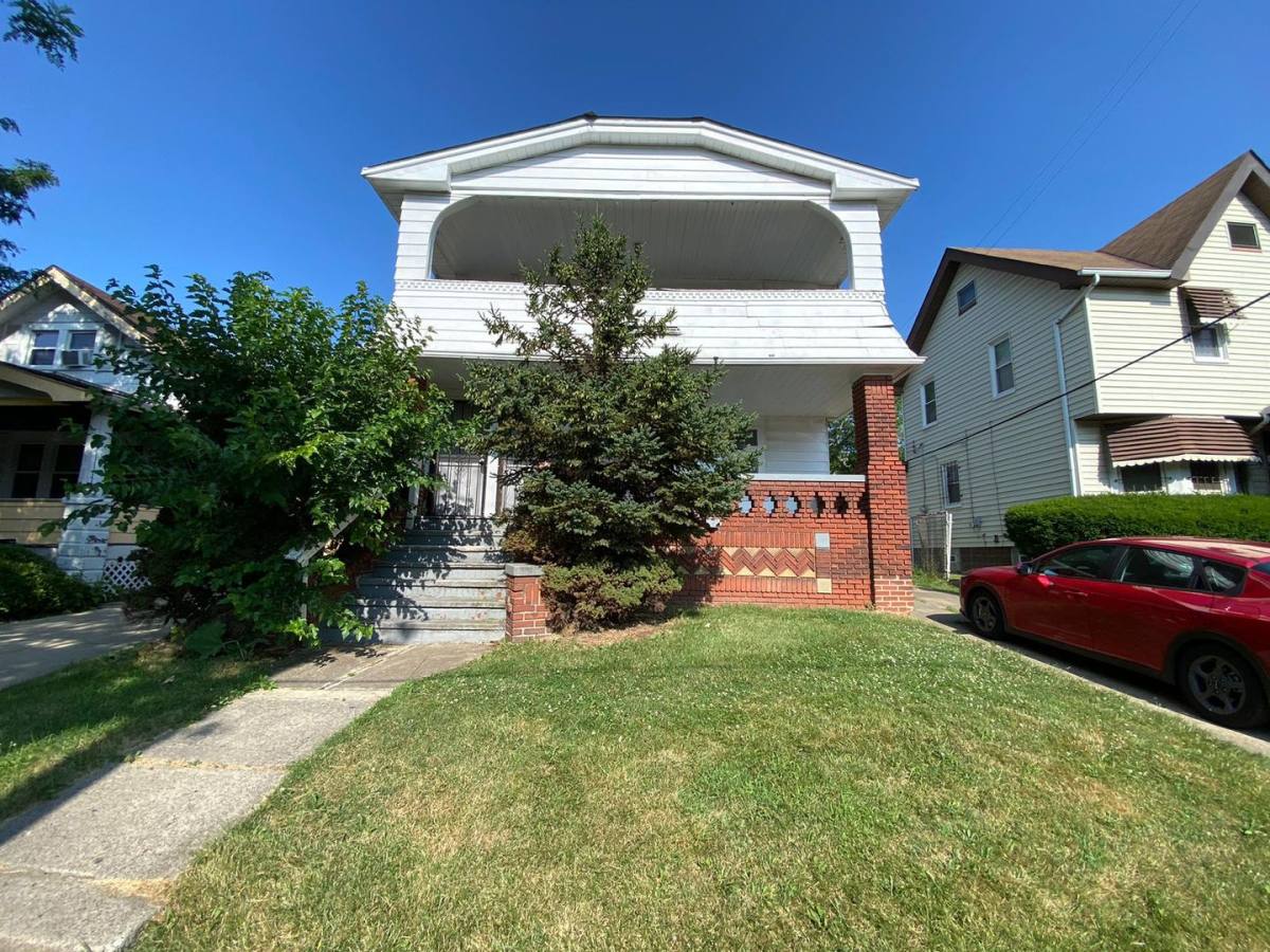 Apartment for rent at 3545 E 110th St, Cleveland, OH 44105