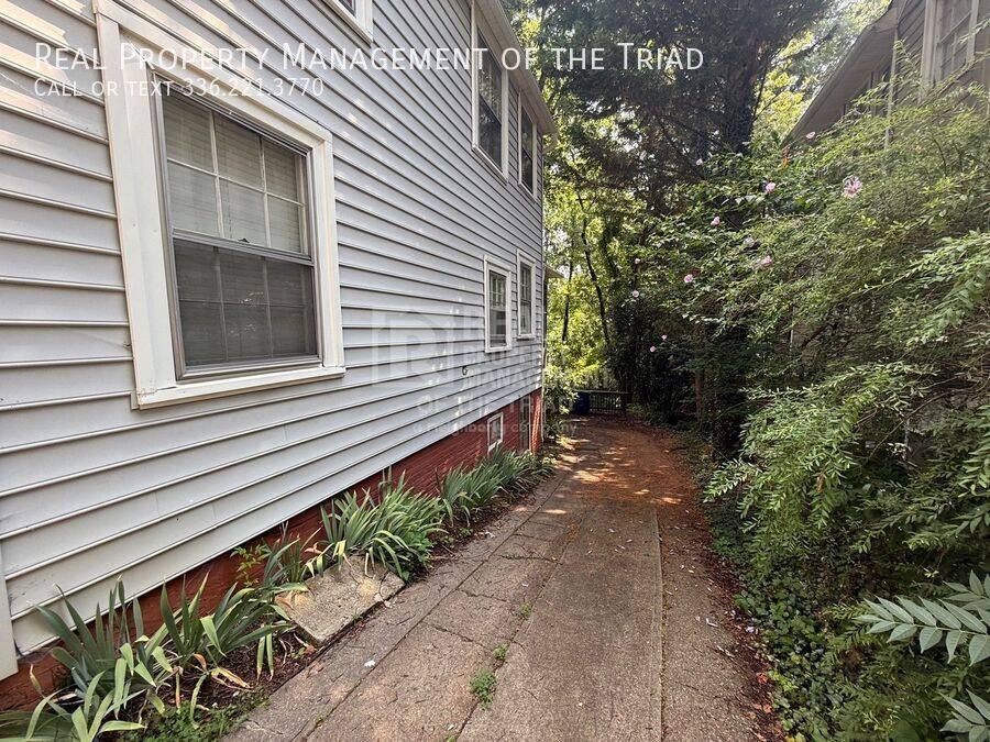 Apartment for rent at 513 S Howthorne Rd #REAR, Winston Salem, NC 27103