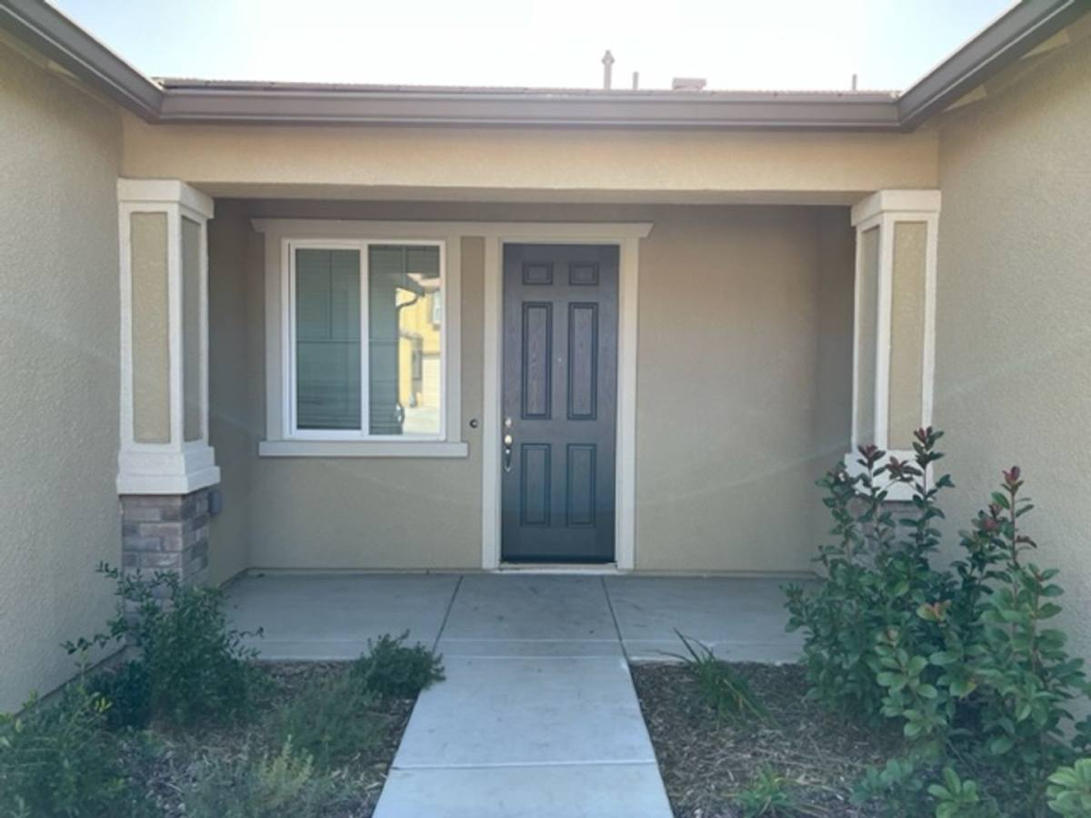 House for rent at 7141 E Weldon Ave, Fresno, CA 93737