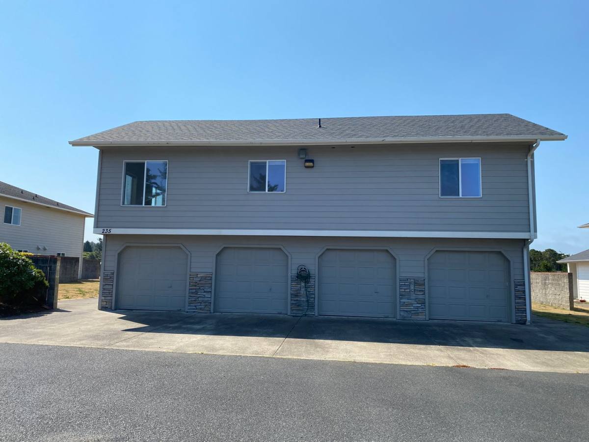 Apartment for rent at 235 SW 30th St, Newport, OR 97365