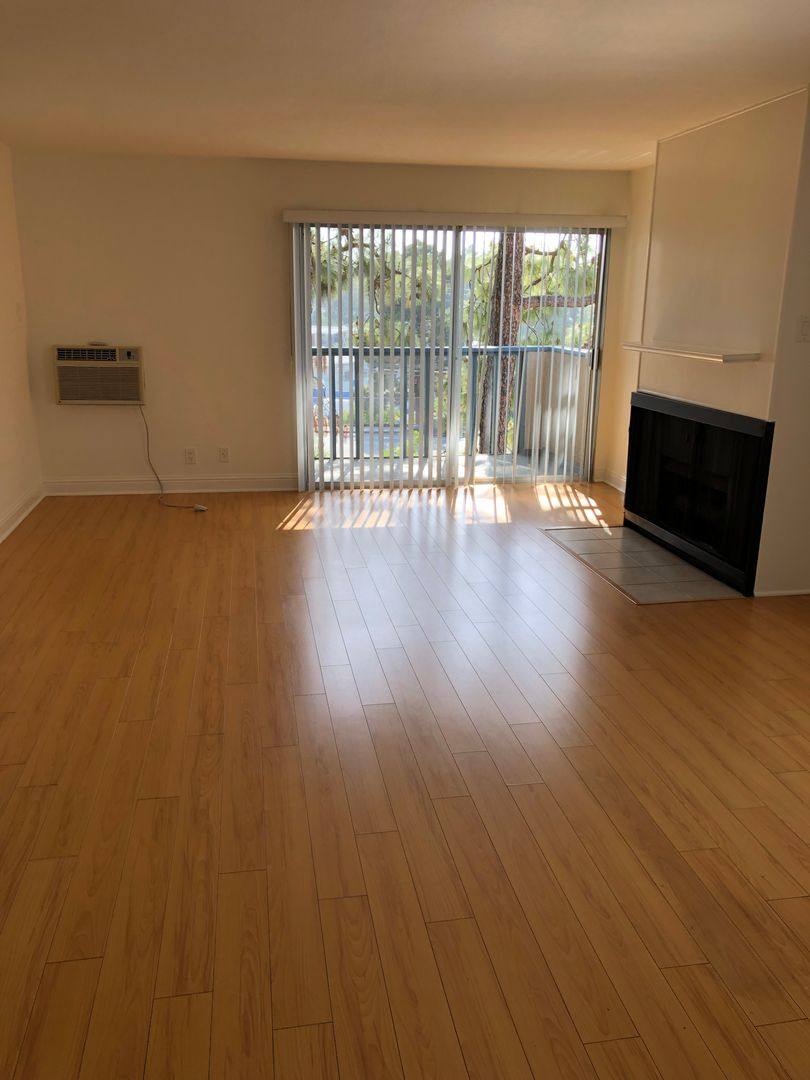 Apartment for rent at 15516 W Sunset Blvd, Pacific Palisades, CA 90272