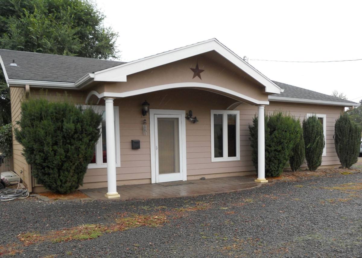 Apartment for rent at 3739 S Main Rd, Lebanon, OR 97355