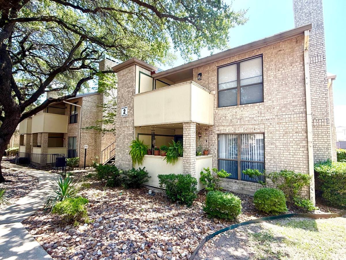 Apartment for rent at 11843 Braesview, San Antonio, TX 78213
