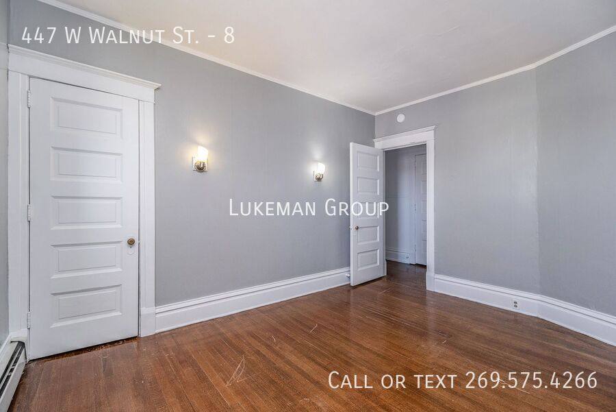 Apartment for rent at 447 W Walnut St #8, Kalamazoo, MI 49007