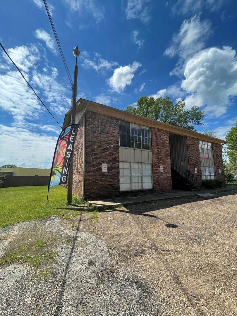 Apartment for rent at 307 Canada St, Jacksonville, TX 75766