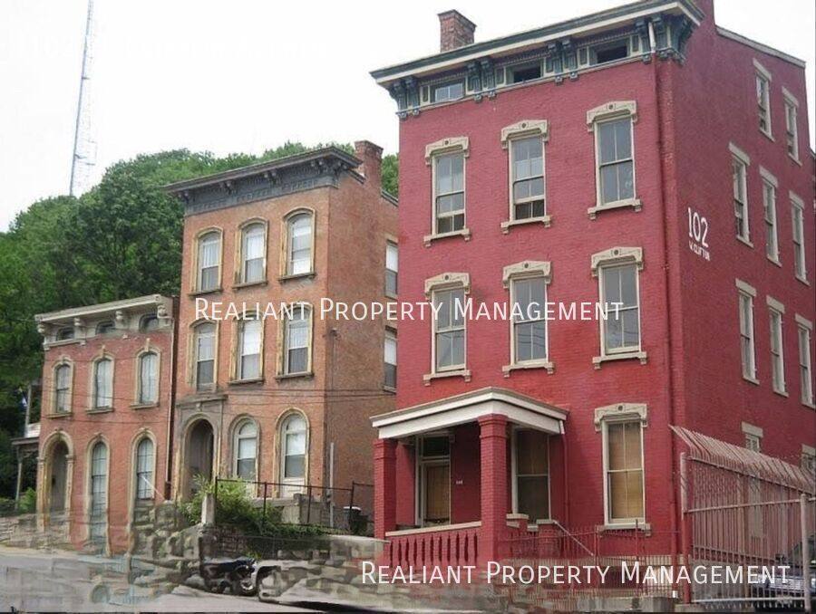 Apartment for rent at 102 W Clifton Ave #1, Cincinnati, OH 45202