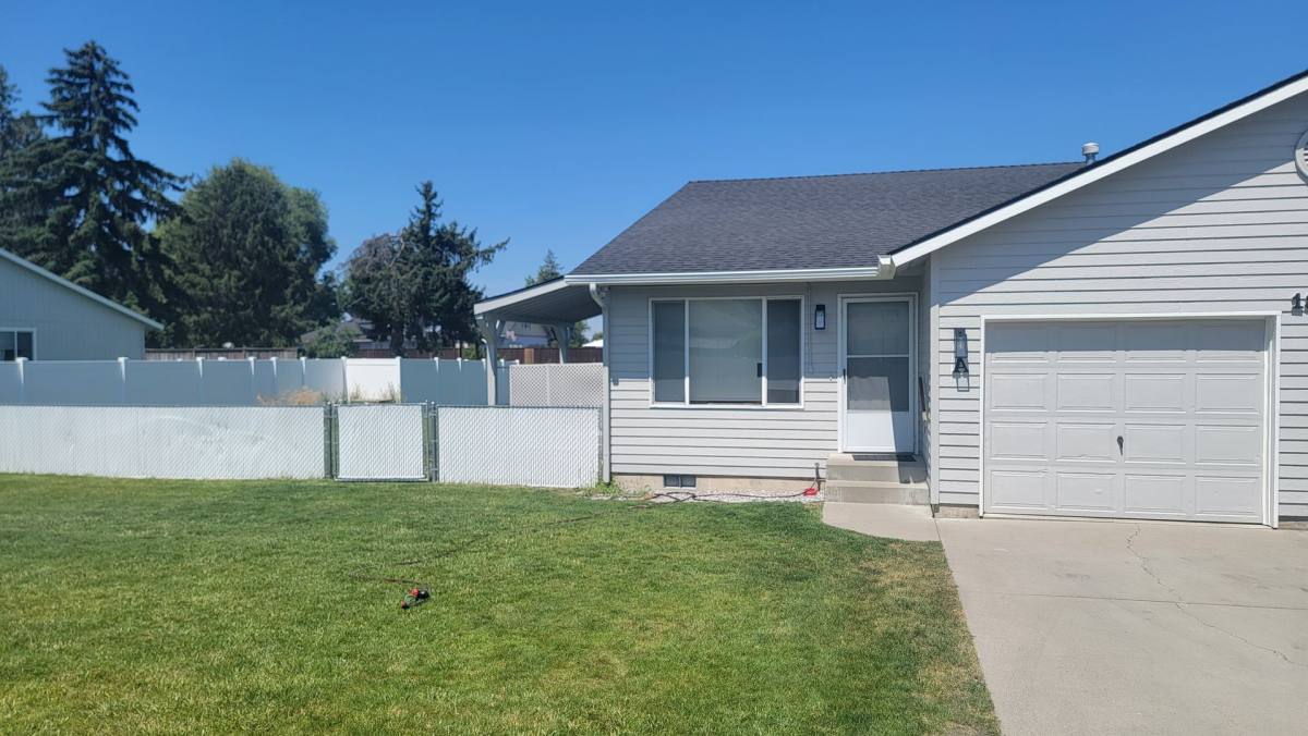 House for rent at 1909 S Blake Rd, Spokane, WA 99216
