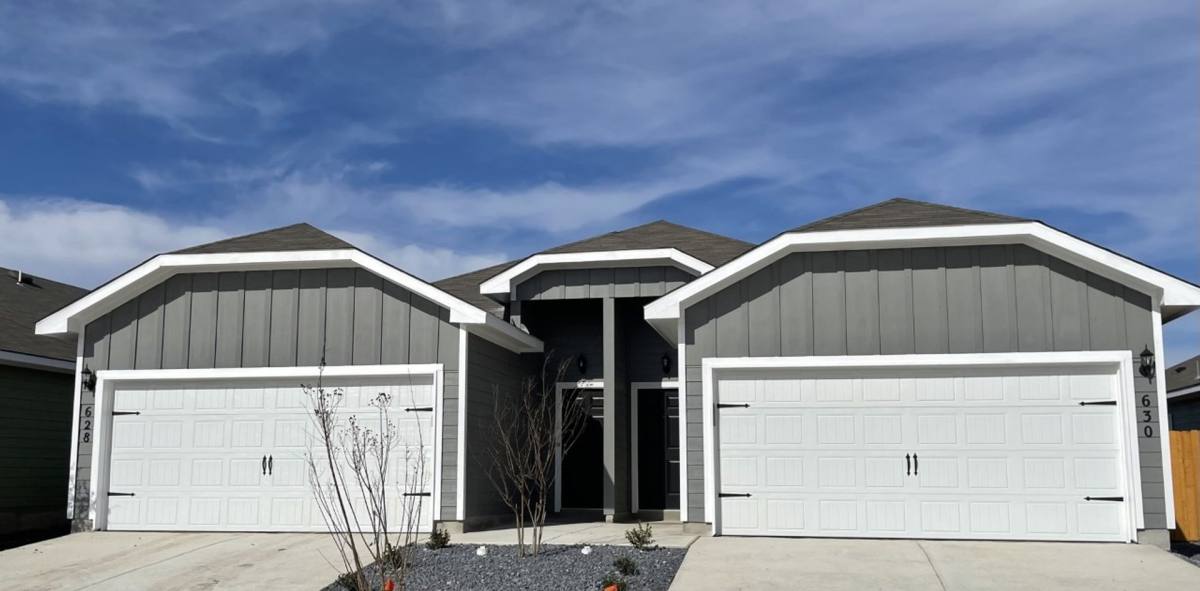 Townhouse for rent at 620-622 Grayson Lane #620, Seguin, TX 78155