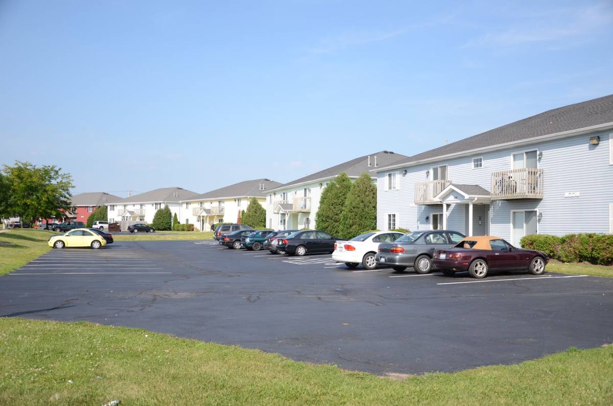Apartment for rent at 890 Fotis Dr, Dekalb, IL 60115