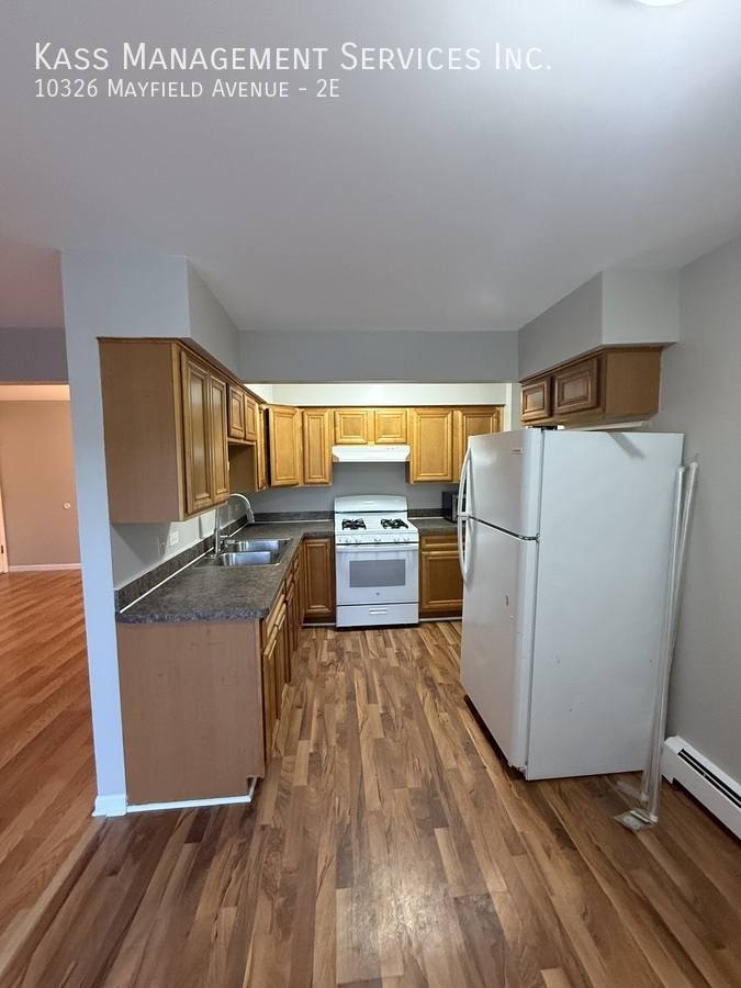 Apartment for rent at 10326 Mayfield Ave #2E, Oak Lawn, IL 60453