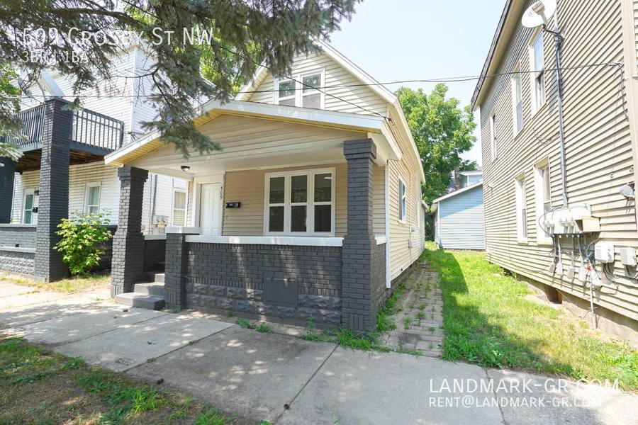 Apartment for rent at 509 Crosby St NW, Grand Rapids, MI 49504