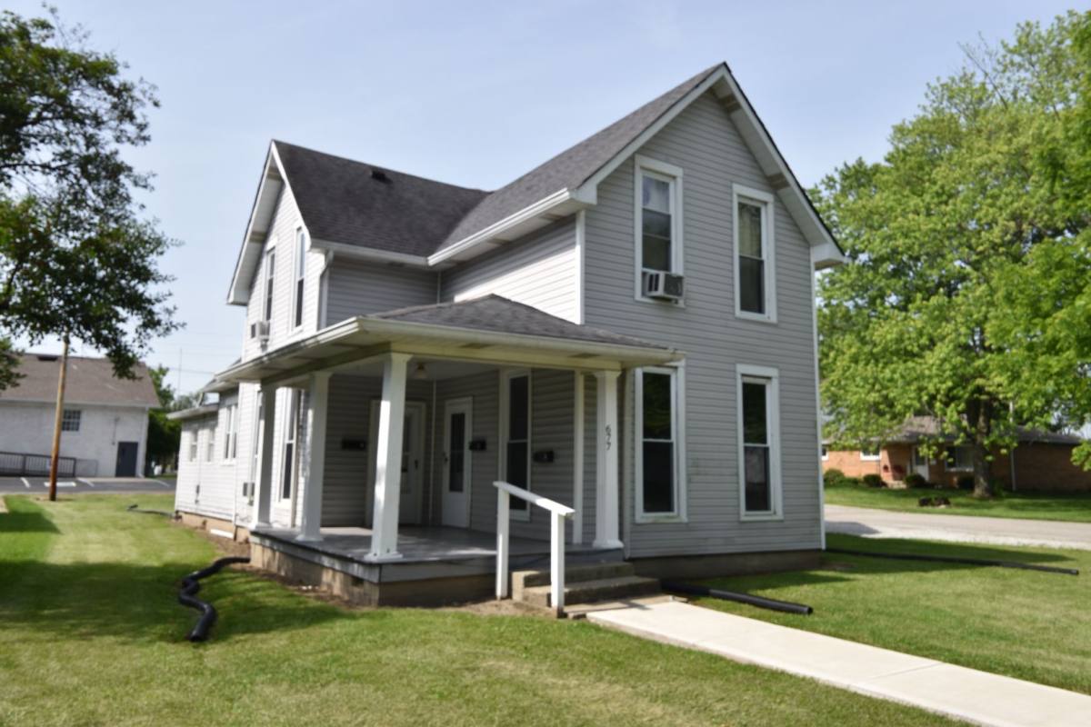 Apartment for rent at 677 W Seventh St, Greenfield, IN 46140