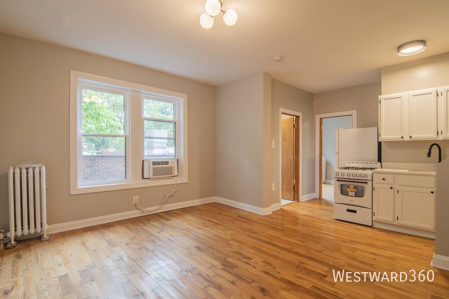 Apartment for rent at 1414 W Pratt #216, Chicago, IL 60626