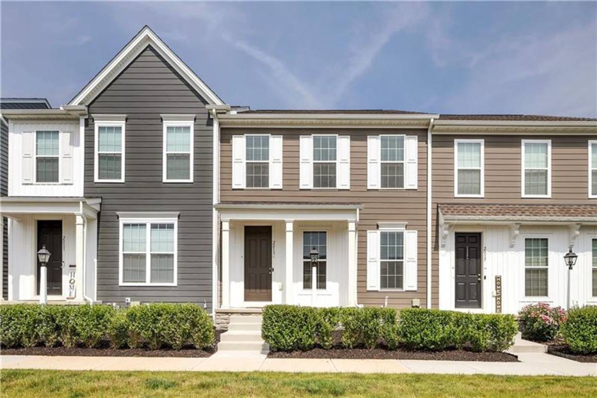 Townhouse for rent at 2013 Ashton Row, Bridgeville, PA 15017
