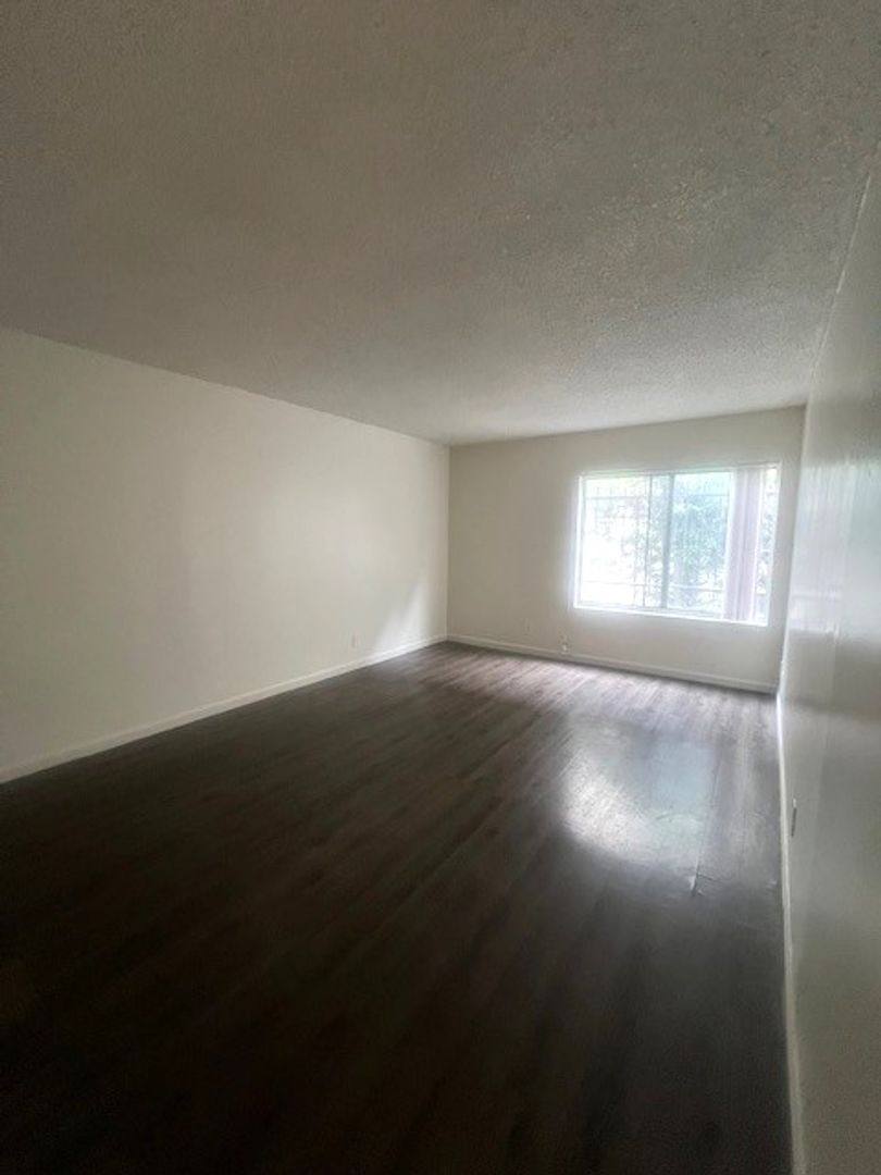 Apartment for rent at 3035 15th St, Los Angeles, CA 90019