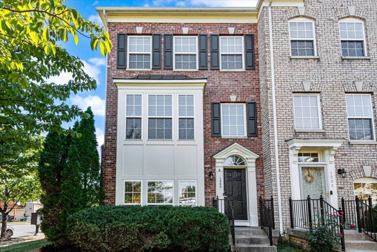 Townhouse for rent at 1200 Wilcox Ave, Fredericksburg, VA 22401