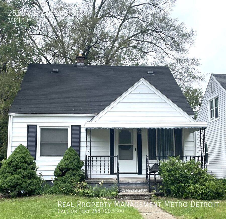 House for rent at 25284 Stanford St, Dearborn Heights, MI 48125