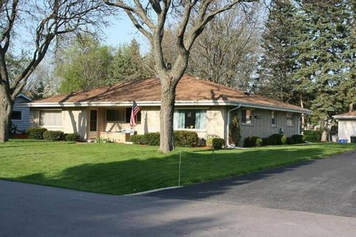Apartment for rent at 5642 S 106th St, Hales Corners, WI 53130
